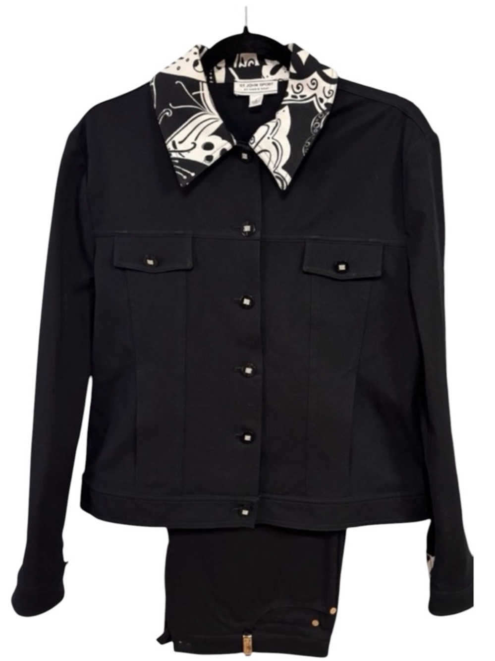 NWOT St John Sport 2pc Black Jacket w Printed Collar and Pants  Sz L/14